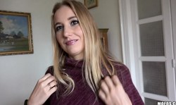 Cute blonde Kiki Cyrus has a price for her shaved pussy