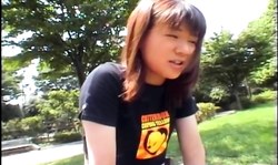 Beauty Asian slut Mai Mariya is sucking in the toilet