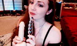 Pretty Brunnete Pound Her Pussy With Her Toys