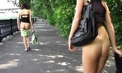 Very playful public sluts are showing their naked bodies in the park