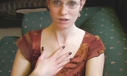 Sexy amateur chick nicely plays with her very long tongue