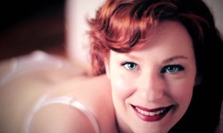 Stunning hottie with blue eyes sucks her boyfriend's hard dong