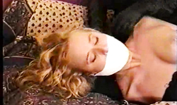 Beautiful blonde is enjoying a hardcore roping action