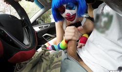 Skinny slender clown giving a nice head in the car