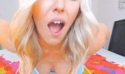 Nice Rack and Ass Blonde in a Fun Dildo Time