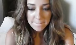 Sexy Model sucking and fucking dildo live on webcam