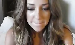 Sexy Model sucking and fucking dildo live on webcam