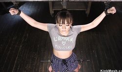 Huge tits brat pussy fucked in device