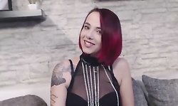 redhead girl fingers her lovely pussy live on webcam