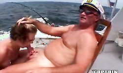 The hottest big-ass chick Captain Stabbin Deana shows her oral skills