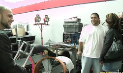 Money Talks athletic babe Gigi Loren really needs money now