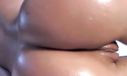 Gostosa Potranca Exibindo o Rabo