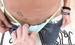 Sensual model Rio Latina Rampage opens her round bottom