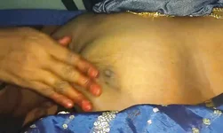 बड़े स्तन दासी