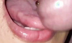 Dando o que ela gosta na boquinha