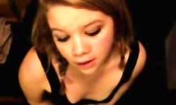 Sexy girlfriend with an innocent smile gets a good homemade facial