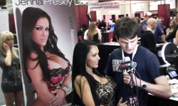 Hot interview and autograph session with Lexi Belle