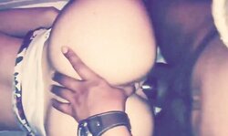 Terminando sobre sus hermosas nalgas,pap dandole duro con mi grandote.