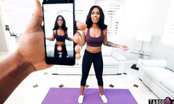 Black stepsister ripped her yoga pants