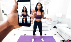 Black stepsister ripped her yoga pants