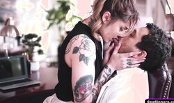 Latin babe accept doctor to be her donor