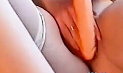 Danish Girl Viser og leger med sin fisse