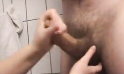 Handjobb med cumshot på mitt ben