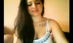 Innocent teen shows shaved pussy at 1hottie daily