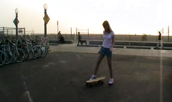 Redhead lady with big round ass flashed her nice hole