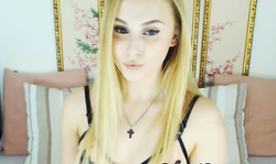 Horny College Babe Maturbate Hard