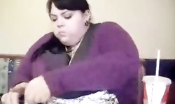 Quick and hot lunch with a black-haired mademoiselle BBW Luna