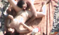Beach sex of a skinny redhead babe and her boyfriend