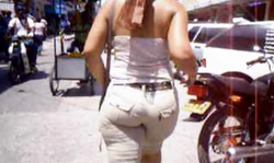 Spotted a very sweet big booty babe under the baking sun