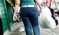 Amazingly sweet big booty lady spotted on the street