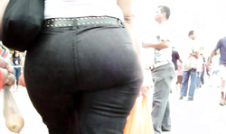 Sexy as fuck amateur chick with amazingly sweet big booty