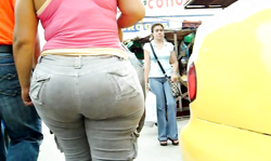 Spotted a truly stunning big booty bitch in the crowd