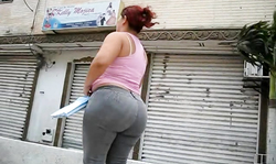 Amateur big booty babe in insanely tight grey pants
