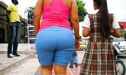 Incredible big and truly round booty of an amateur Mexican lady!