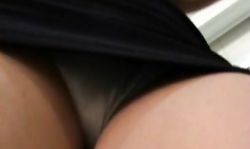 Kink cutie is brushing her teeth and smiling in cam