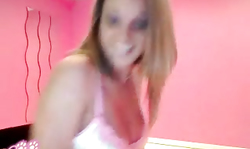 Playful chick Nikki Sims has a really perfect naked bottom