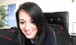 Pierced tongue and big boobs of Nikki Sims are looking incredible