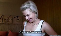 Short-haired babe is enjoying outdoor casting with a hot Public Agent