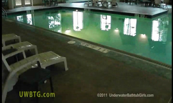 Perfect-looking redhead stimulates her pussy Underwater