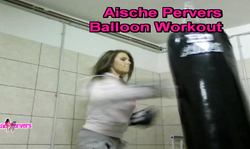 Sporty MILF Aische Pervers looks awesome in boxing gloves