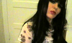 Lusty Aische Pervers shaves her accurate puss in the hottest way