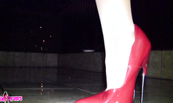 Fetish-addicted cougar Aische Pervers shows her sex high heels