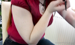 Fetish girl with big fat ass does love Butt Crush