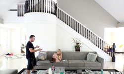 Seduced amateur teen Alexa Grace gives a nice blowjob